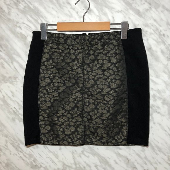 Aritzia Talula Mini Skirt Size 8 i14 - Picture 1 of 6